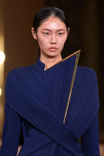 Look 57